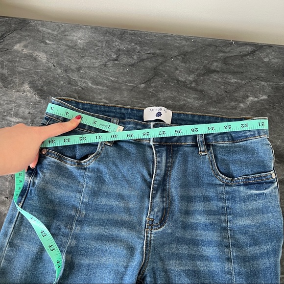 Split Design Jeans 👖 - Picture 4 of 8